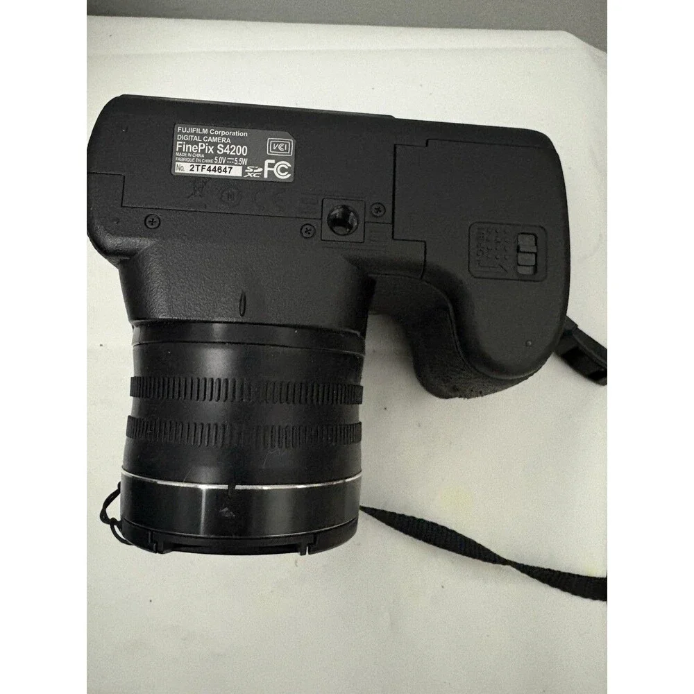 FUJIFILM FinePix S4500 Digital Camera 30x Zoom Tested Excellent Condition